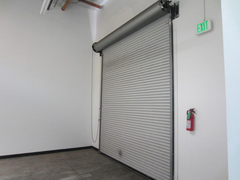 More Photos Of 5881 Obispo Ave, Long Beach Flex For Lease