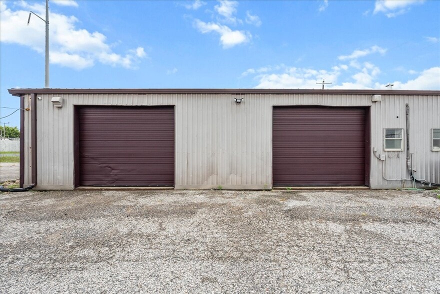 More Photos Of 230 Highway 146 S, Texas City Auto Dealership For Sale