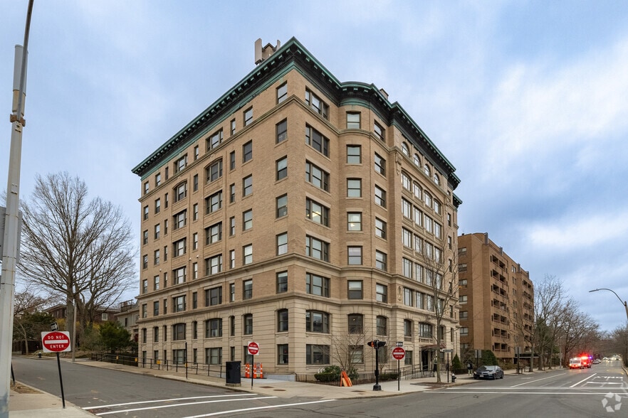 More Photos Of 1101 Beacon St, Brookline Medical For Lease