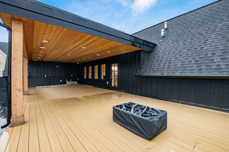 More Photos Of 1075 W 3rd Ave, Columbus Storefront Retail Office For Lease