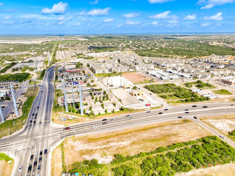More Photos Of 211 Crossing Ave, San Antonio Office For Sale