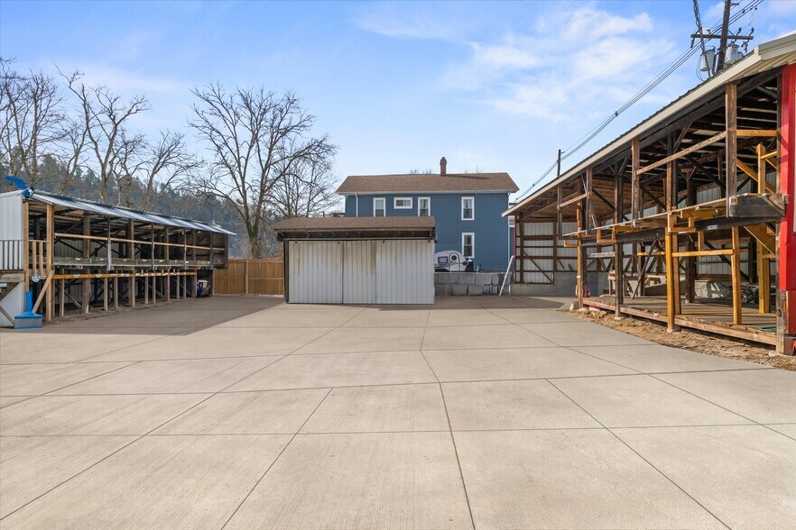 More Photos Of 309 Main St, Emlenton General Retail For Sale