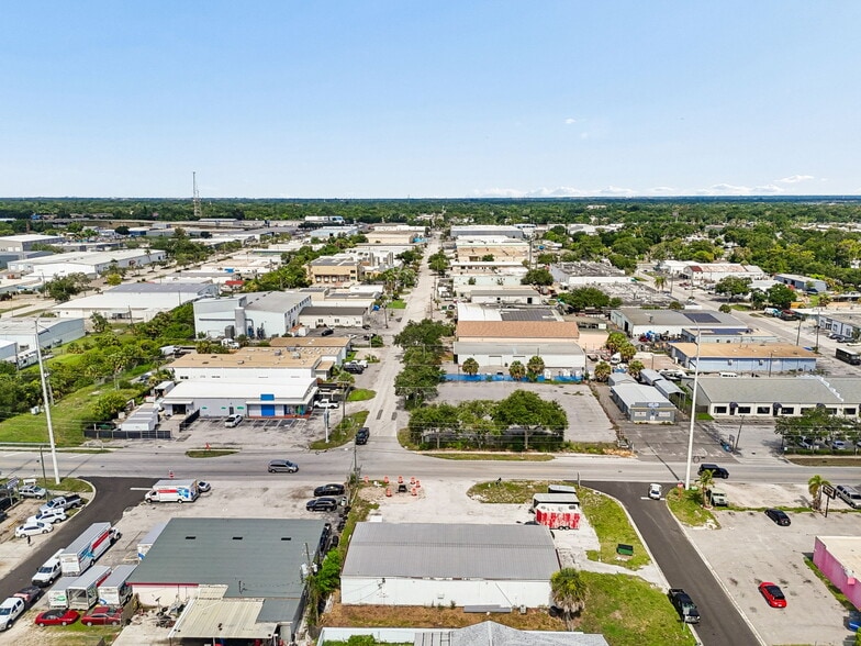 More Photos Of 4633 N 28th St, Saint Petersburg Warehouse For Sale