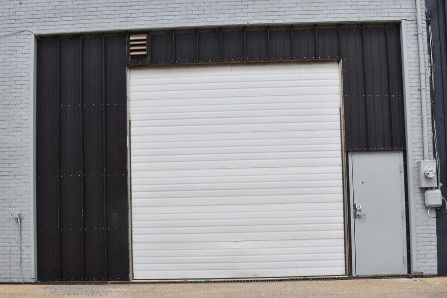 More Photos Of 385-387 Industrial Dr, Mount Juliet Warehouse For Lease