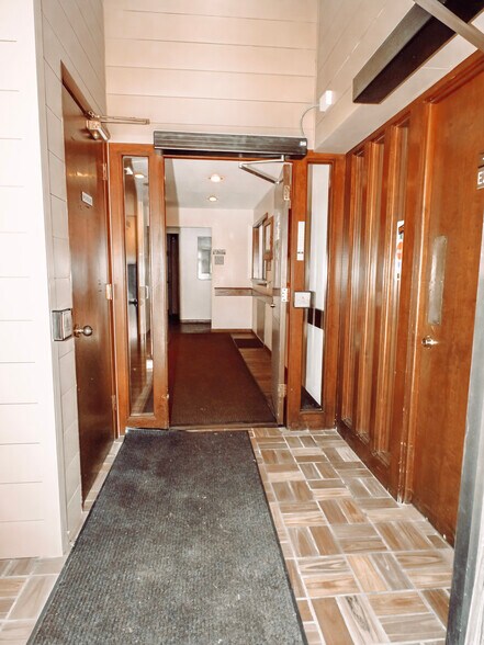 More Photos Of 603 N State St, Girard Medical For Sale