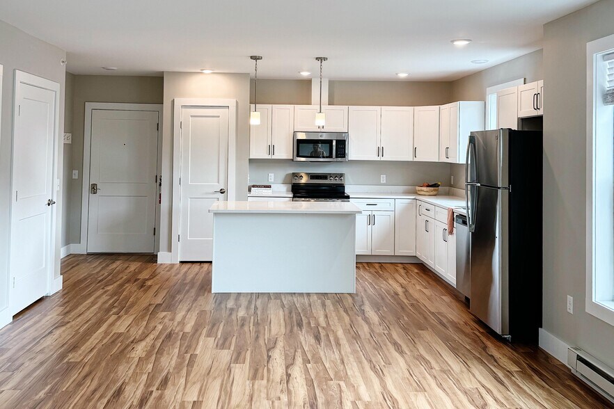 More Photos Of 45 High St, Waterbury Multifamily For Sale