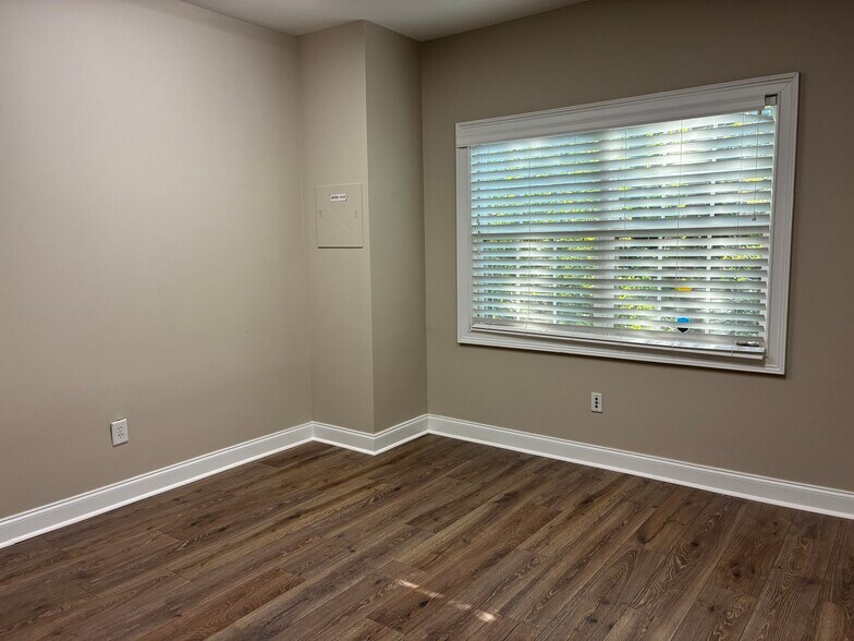 More Photos Of 965 Piedmont Rd NE, Marietta Office For Lease