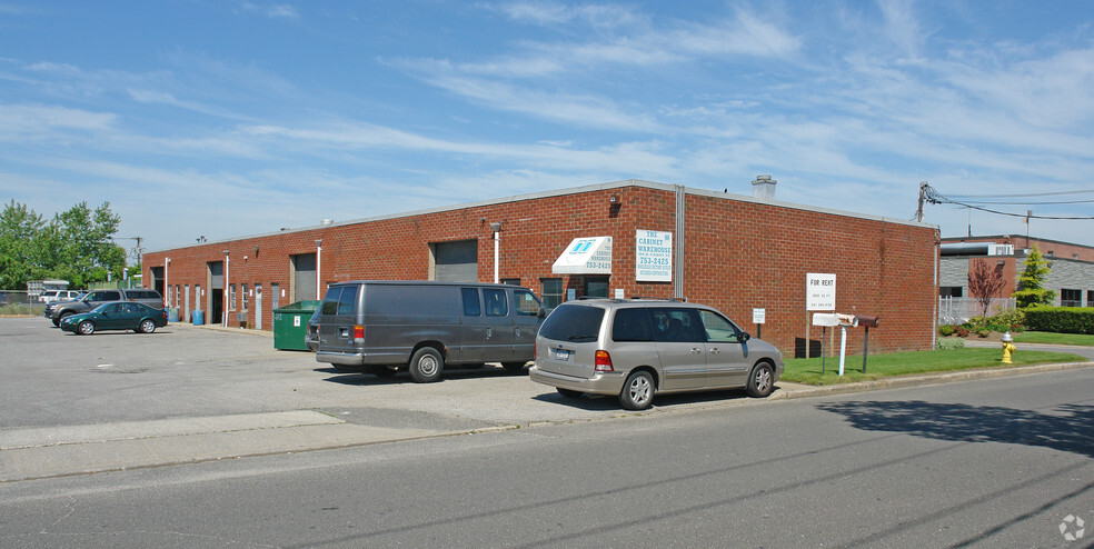 Primary Photo Of 166 Cabot St, West Babylon Warehouse For Lease