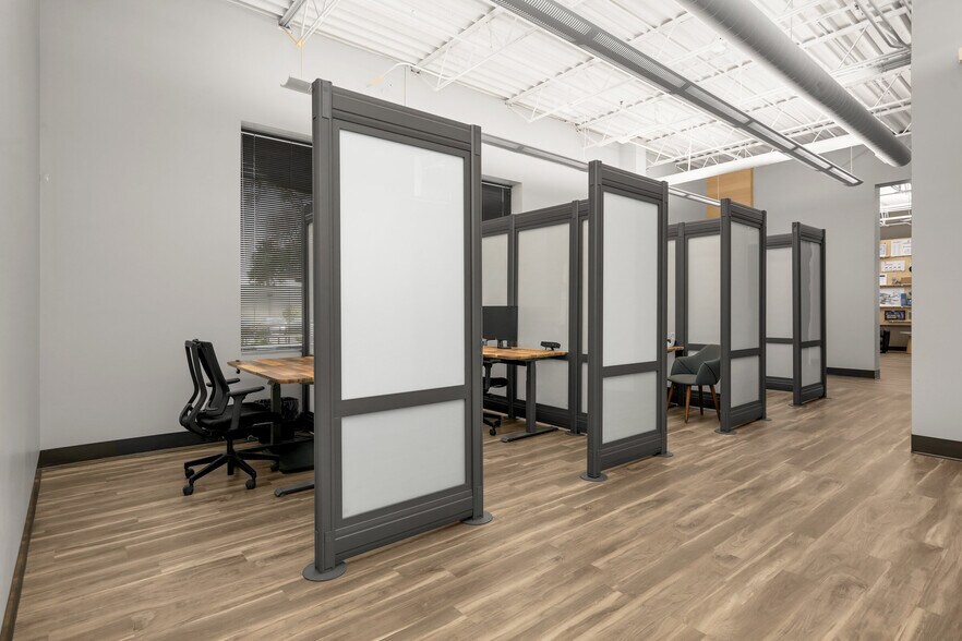 More Photos Of 4950 W 78th St, Bloomington Warehouse For Sale