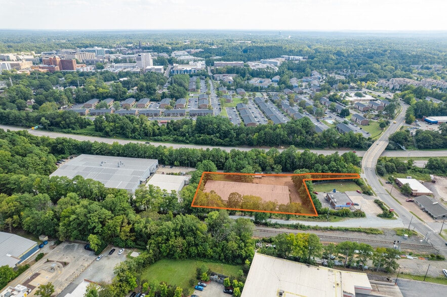 More Photos Of 121 S Lasalle St, Durham Warehouse For Lease