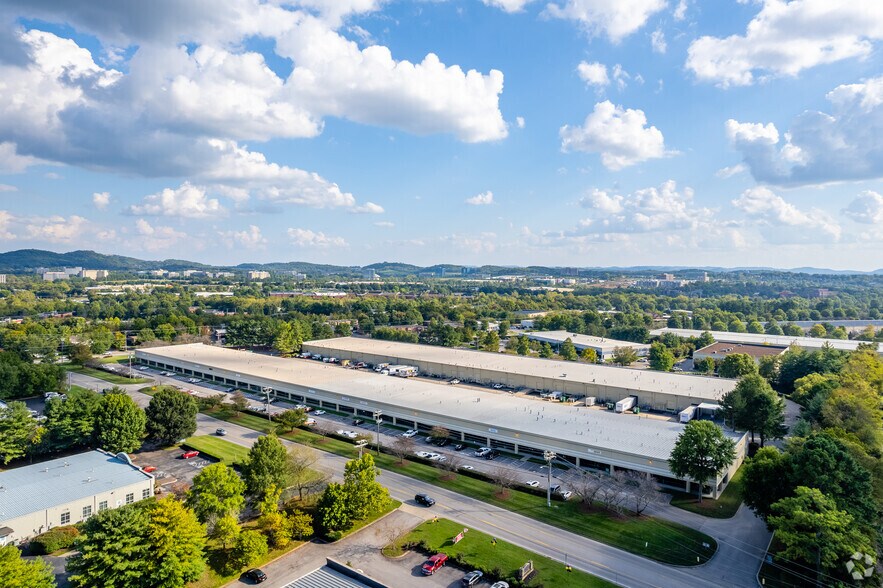 More Photos Of 277 Mallory Station Rd, Franklin Manufacturing For Lease