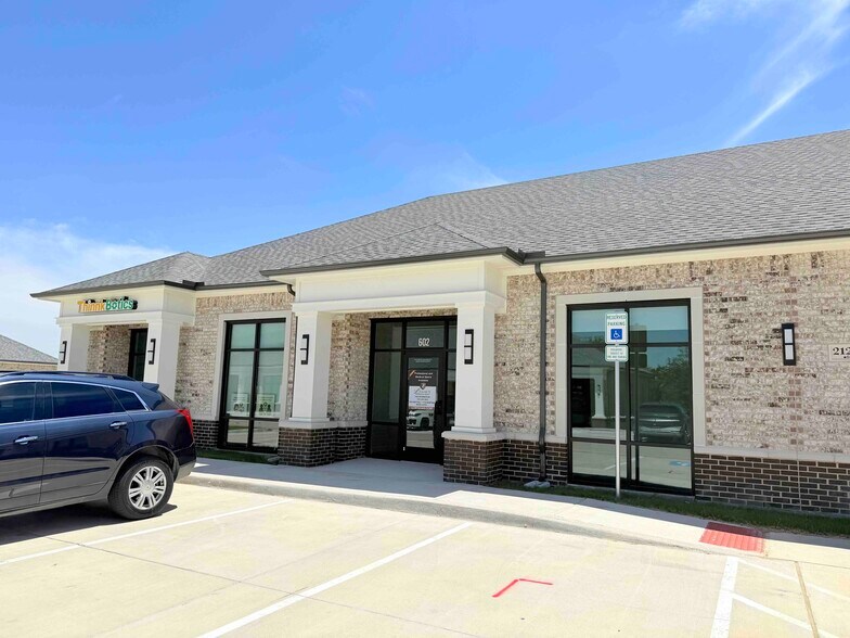 More Photos Of 2120 Prairie Dr, Prosper Medical For Lease