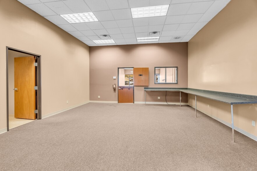 More Photos Of 313-323 N Spur 63, Longview Storefront Retail Office For Sale