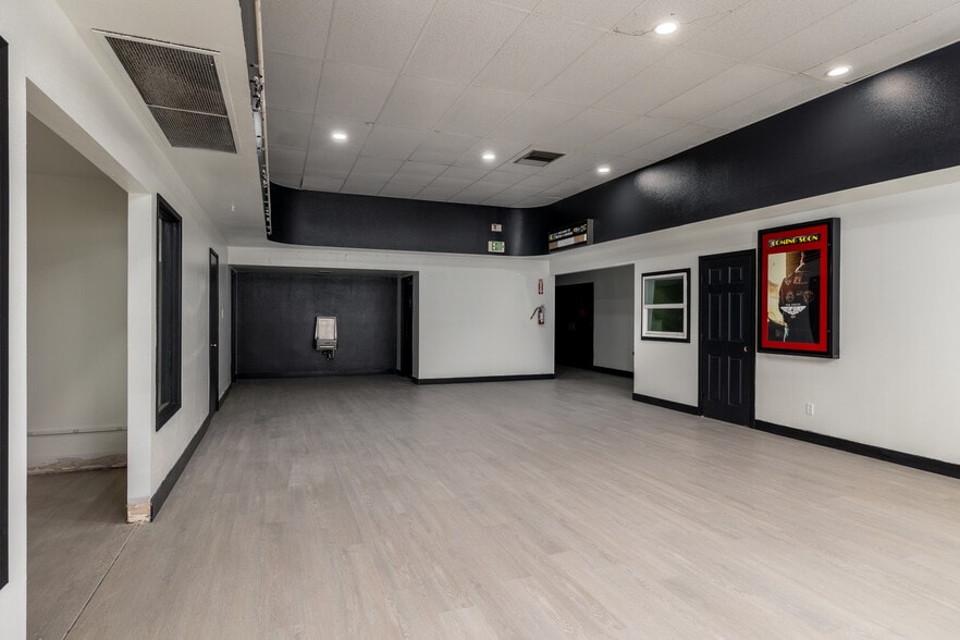 More Photos Of 123 E 7th St, Hanford Movie Theatre For Sale