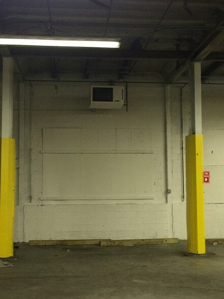 More Photos Of 73 Bridge St, Newburgh Warehouse For Lease