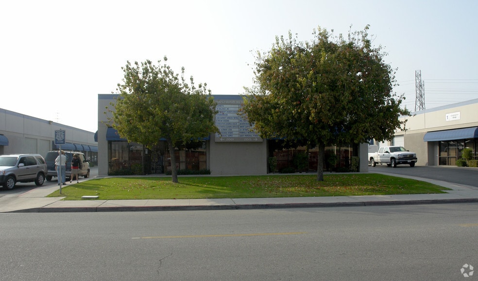 More Photos Of 2001 Westwind Dr, Bakersfield Light Manufacturing For Lease