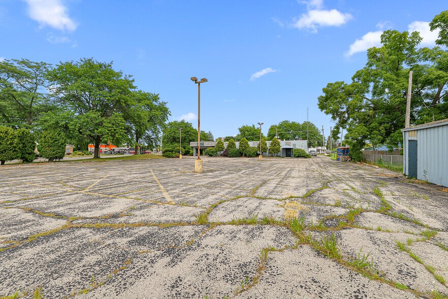 More Photos Of 254 Winnebago Dr, Fond Du Lac Office For Sale