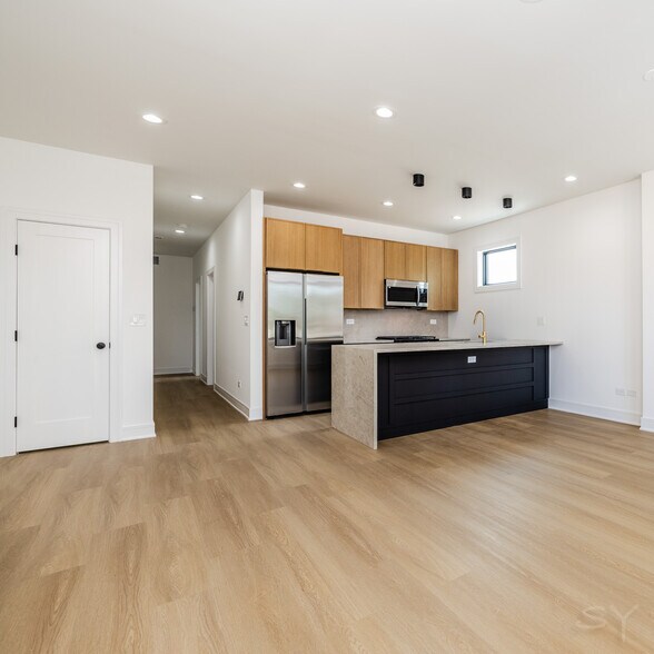 More Photos Of 3018 Polk st, Chicago Apartments For Sale