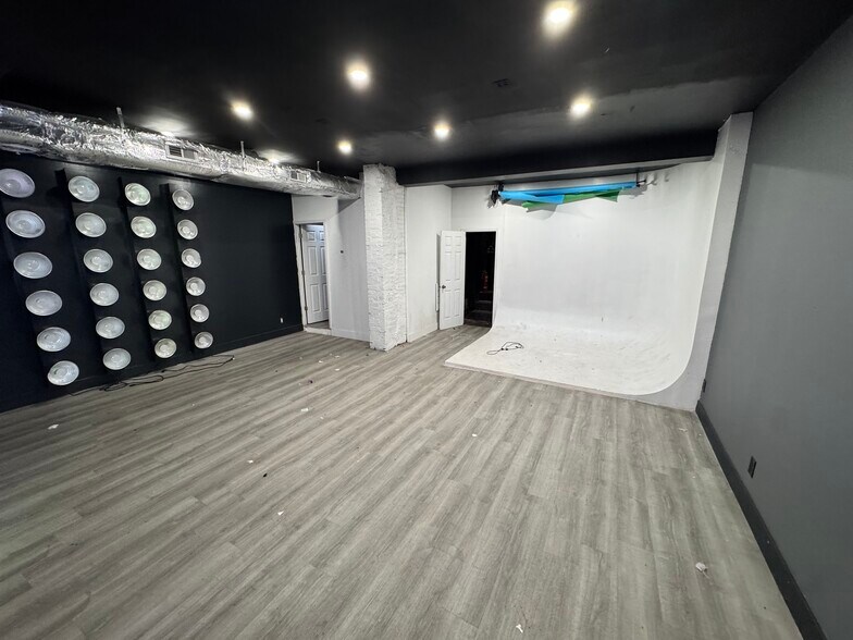 More Photos Of 2204 E Carson St, Pittsburgh Apartments For Lease