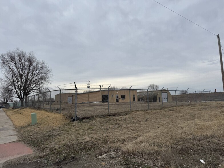 More Photos Of 225 NW Curtis St, Topeka Land For Sale