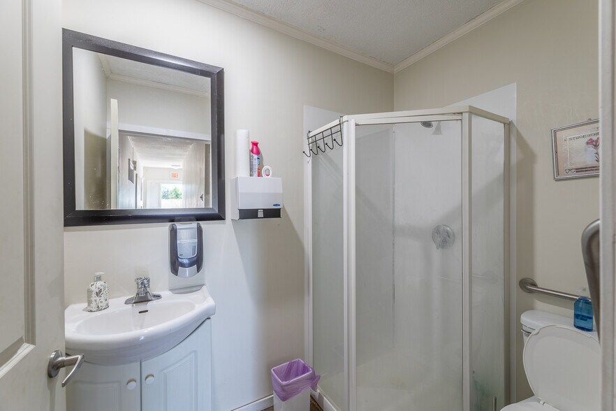 More Photos Of 157 Wade Av W, Penticton Apartments For Sale