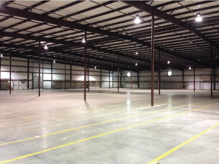 More Photos Of 9908 I-30 W Service Rd, Little Rock Warehouse For Sale