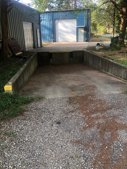 More Photos Of 335 Whitehead Rd, Athens Warehouse For Lease
