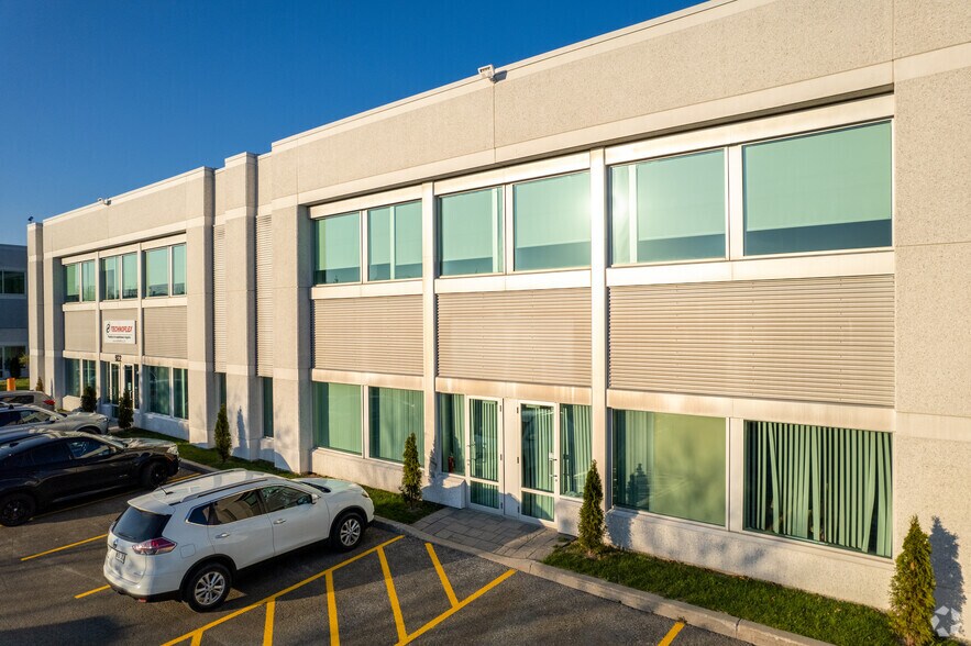 More Photos Of 922-926 St Jacques Paschini, Bois-des-filion Warehouse For Lease