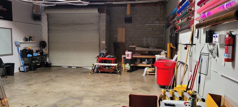 More Photos Of 601 Commerce Dr, Roseville Flex For Lease