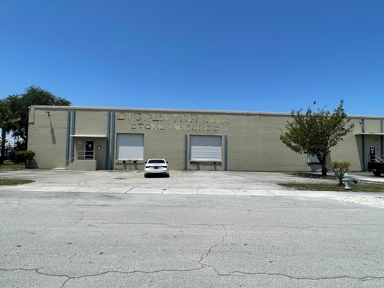 More Photos Of 4000 N 28th Ter, Hollywood Warehouse For Lease