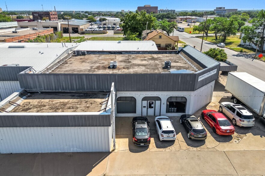 More Photos Of 257 Butternut St, Abilene Showroom For Lease