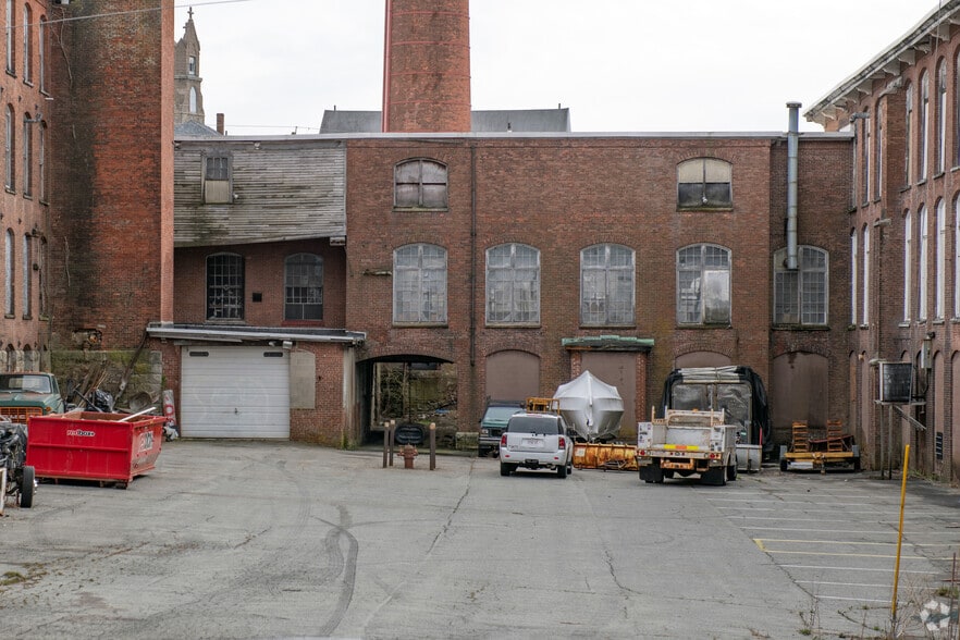 More Photos Of 113 Griffin St, Fall River Manufacturing For Lease