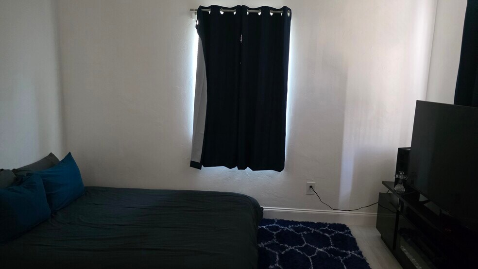 More Photos Of 117 N 5th St, Fort Pierce Office Residential For Sale