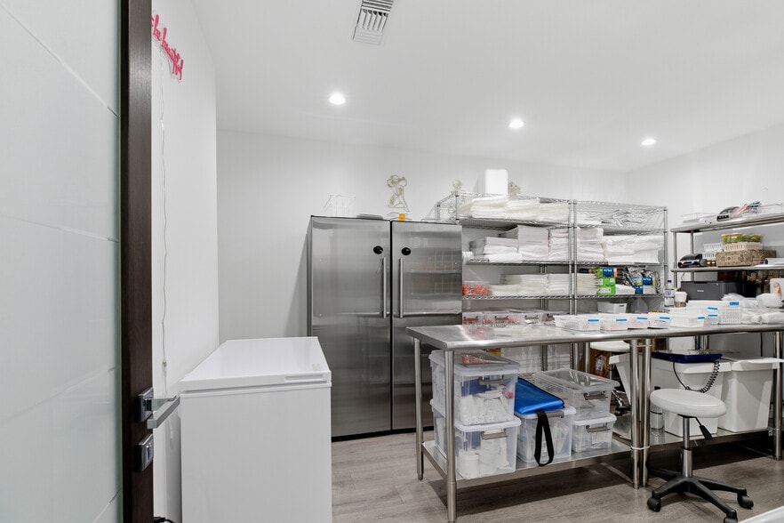More Photos Of 2020 N Glenoaks Blvd, Burbank Medical For Sale