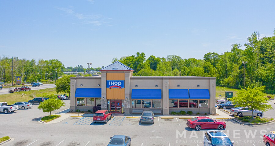 More Photos Of 2567 North Rd, Orangeburg Restaurant For Lease