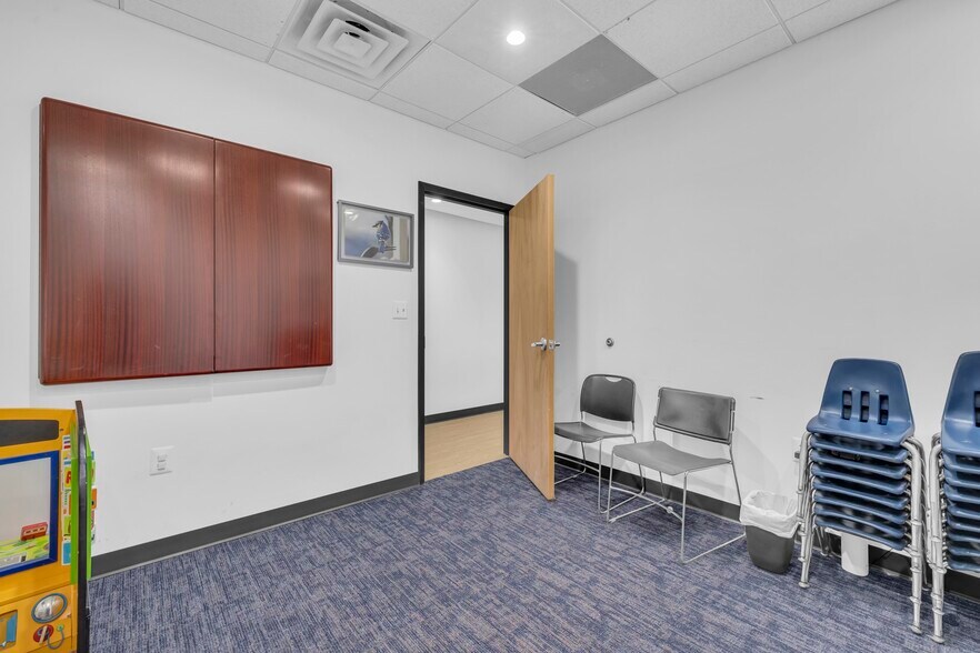 More Photos Of 459 Herndon Pky, Herndon Medical For Lease