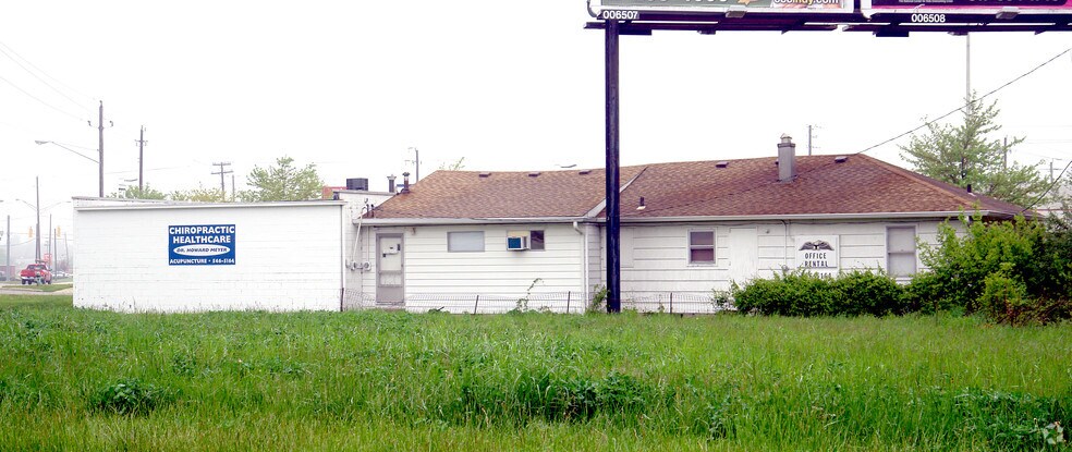 More Photos Of 7102 E Pendleton Pike, Indianapolis Office For Sale