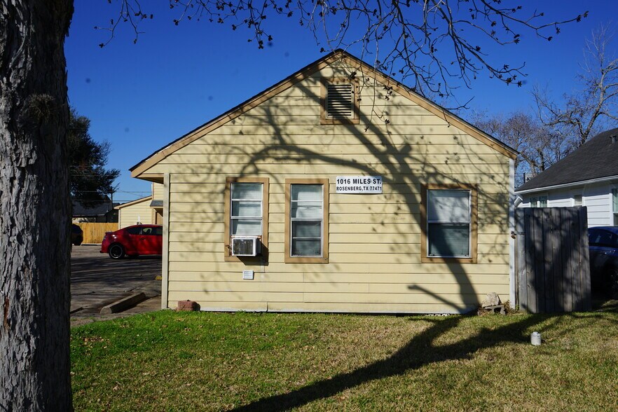 More Photos Of 1026 Miles St, Rosenberg Apartments For Sale