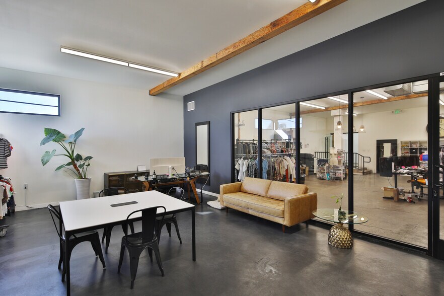 More Photos Of 2049-2053 E 38th St, Vernon Warehouse For Lease