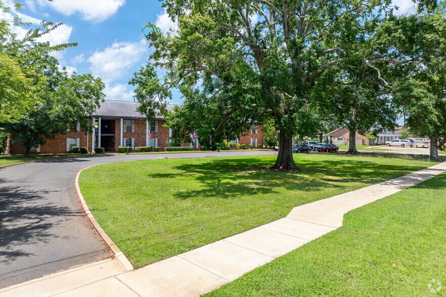 More Photos Of 3409 North St, Nacogdoches Apartments For Sale