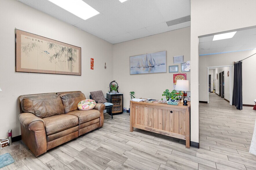 More Photos Of 831 S Circle Dr, Colorado Springs Storefront Retail Office For Sale