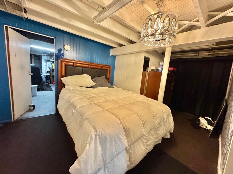 More Photos Of 91-08 Sutter Ave, Ozone Park Storefront Retail Residential For Sale