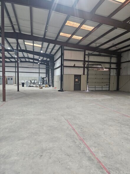 More Photos Of 1512 Hooker Rd, Greenville Showroom For Sale