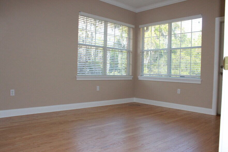 More Photos Of 6817 Southpoint Pky, Jacksonville Office For Sale