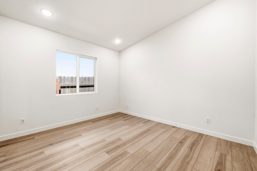 More Photos Of 22320 Itasca St, Chatsworth Apartments For Sale