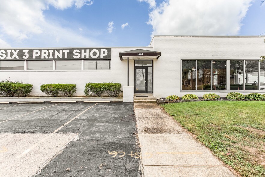 More Photos Of 1055 W 3rd Ave, Columbus Showroom For Lease