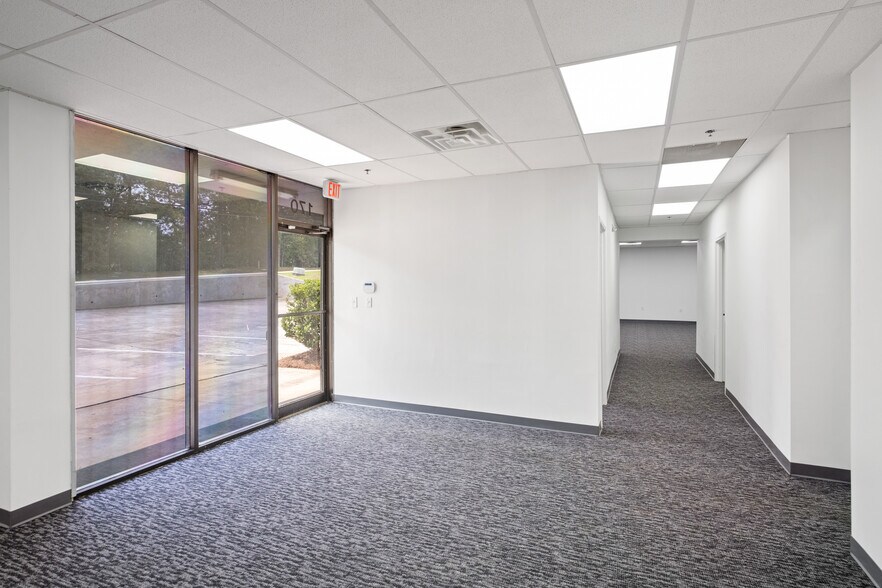 More Photos Of 170 Selig Dr SW, Atlanta Warehouse For Lease