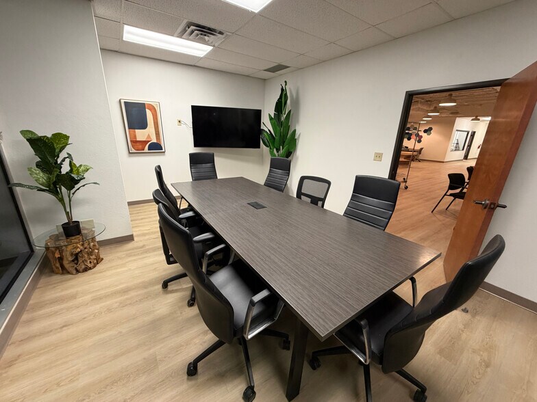 More Photos Of 1106 Clayton Ln, Austin Coworking Space