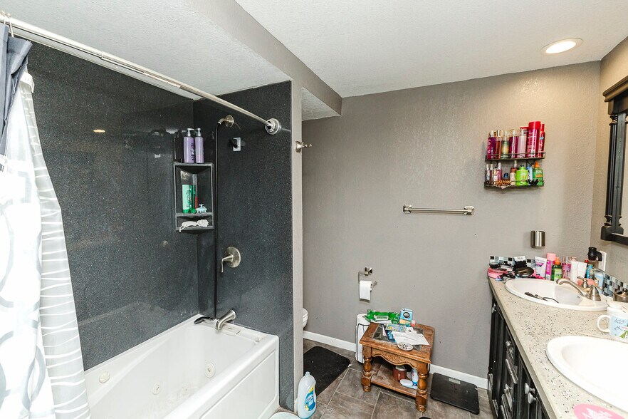 More Photos Of 1663 Georgia Rd, Humboldt Specialty For Sale