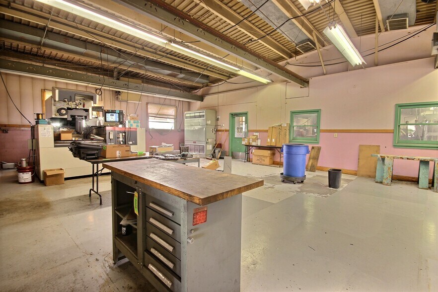 More Photos Of 1431 Production Rd, Fort Wayne Manufacturing For Sale